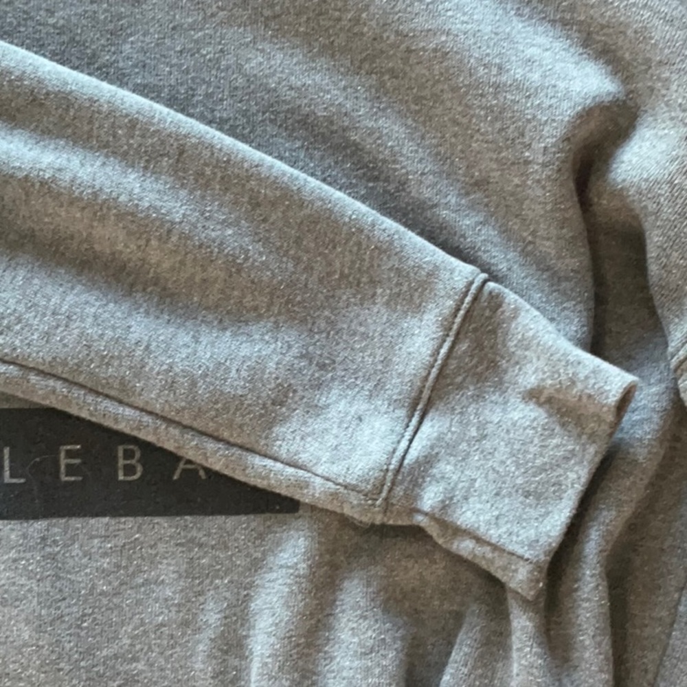 Gray Cropped Graphic Sweatshirt Size Small - Picture 4 of 6